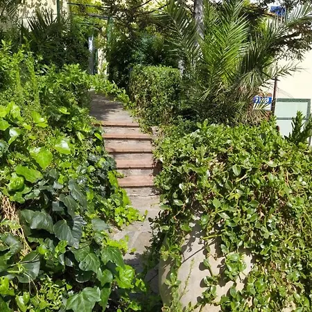 Maison Rdc Avec Jardin Departs Et Arrivees Les Samedis Holiday home